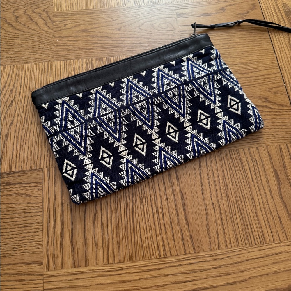 Geometric Patterned Clutch